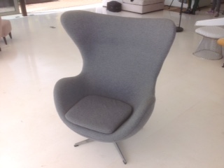 Egg chair inspired Arne Jacobsen by props-renting-by-ibiza-props_1